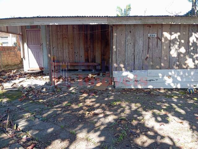 #811 - Casa para Venda em Itapoá - SC